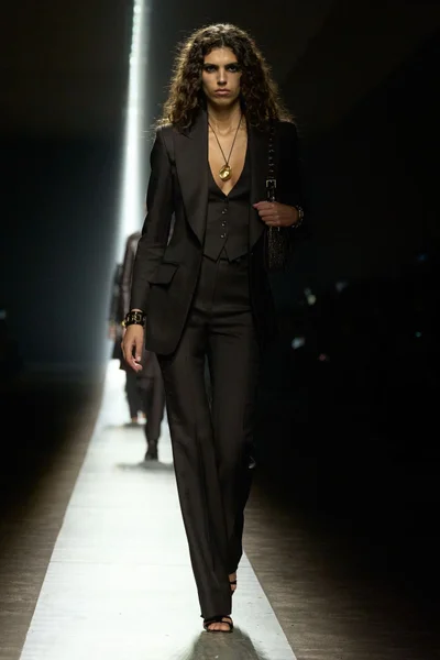 Look 29